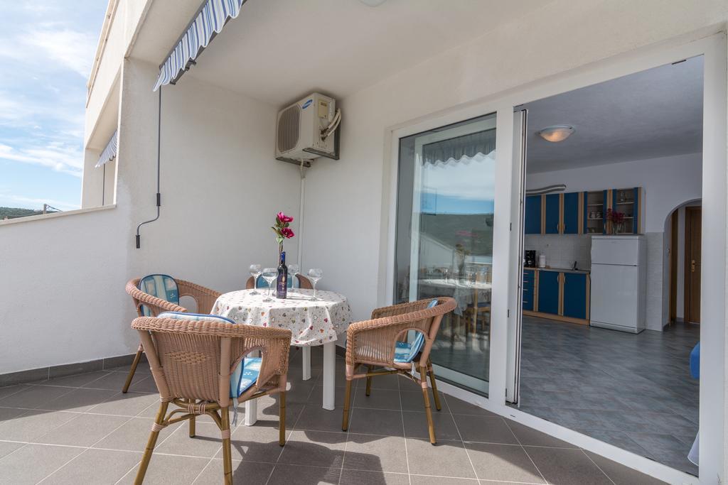 Apartments Mirko Vinišće Kültér fotó
